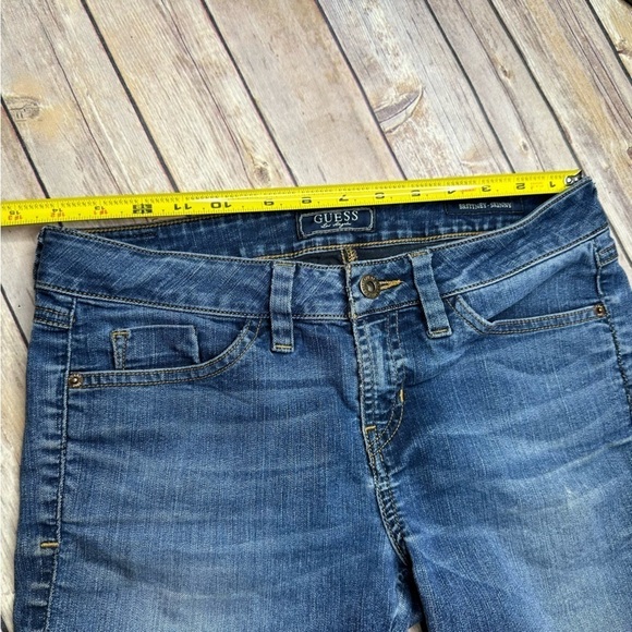 Guess Brittney Skinny Blue Denim Cutoff Jean Shorts Women's Size 27 Long Bermuda - Picture 7 of 12